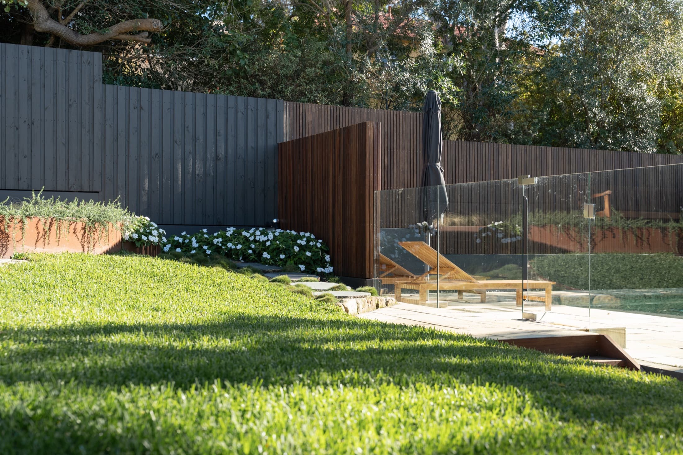Cobblestone Drive & Courtyard, Castlecrag